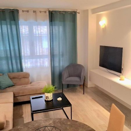 Moderno Apartamento Con Garaje Privado En El Centro De Vigo Eksteriør bilde