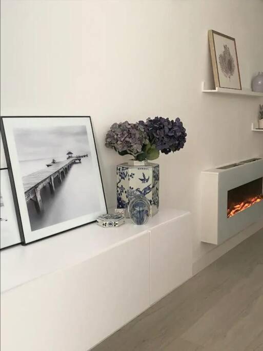 Moderno Apartamento Con Garaje Privado En El Centro De Vigo Eksteriør bilde